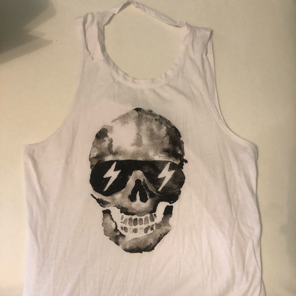 Chaser skull tank